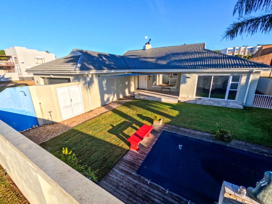 3 Bedroom Property for Sale in Stilbaai Wes Western Cape